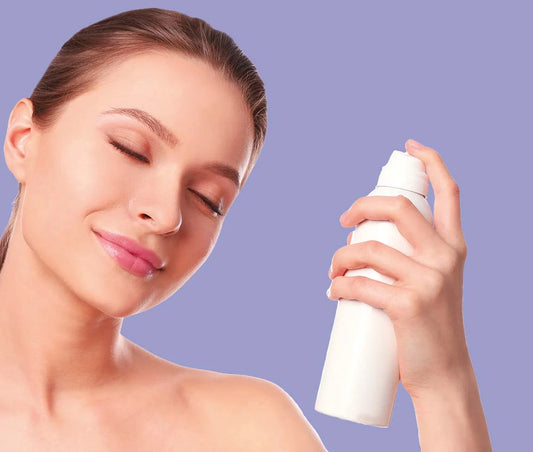 Acqua termale spray idratante con acido ialuronico