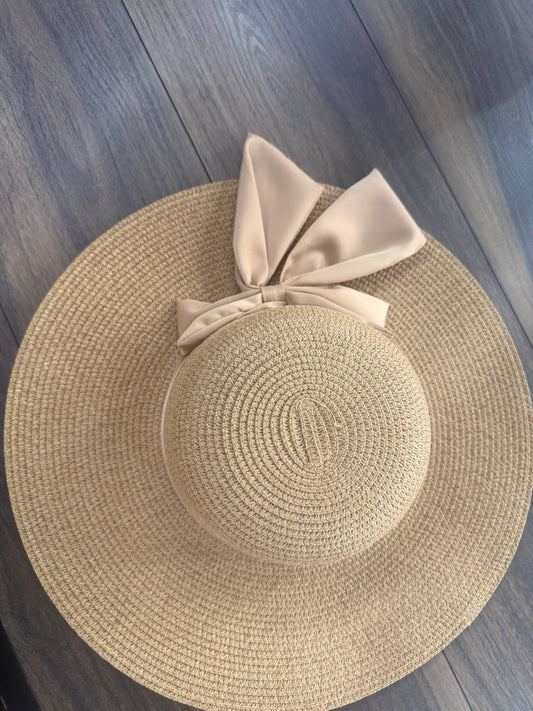 Cappello con Fiocco