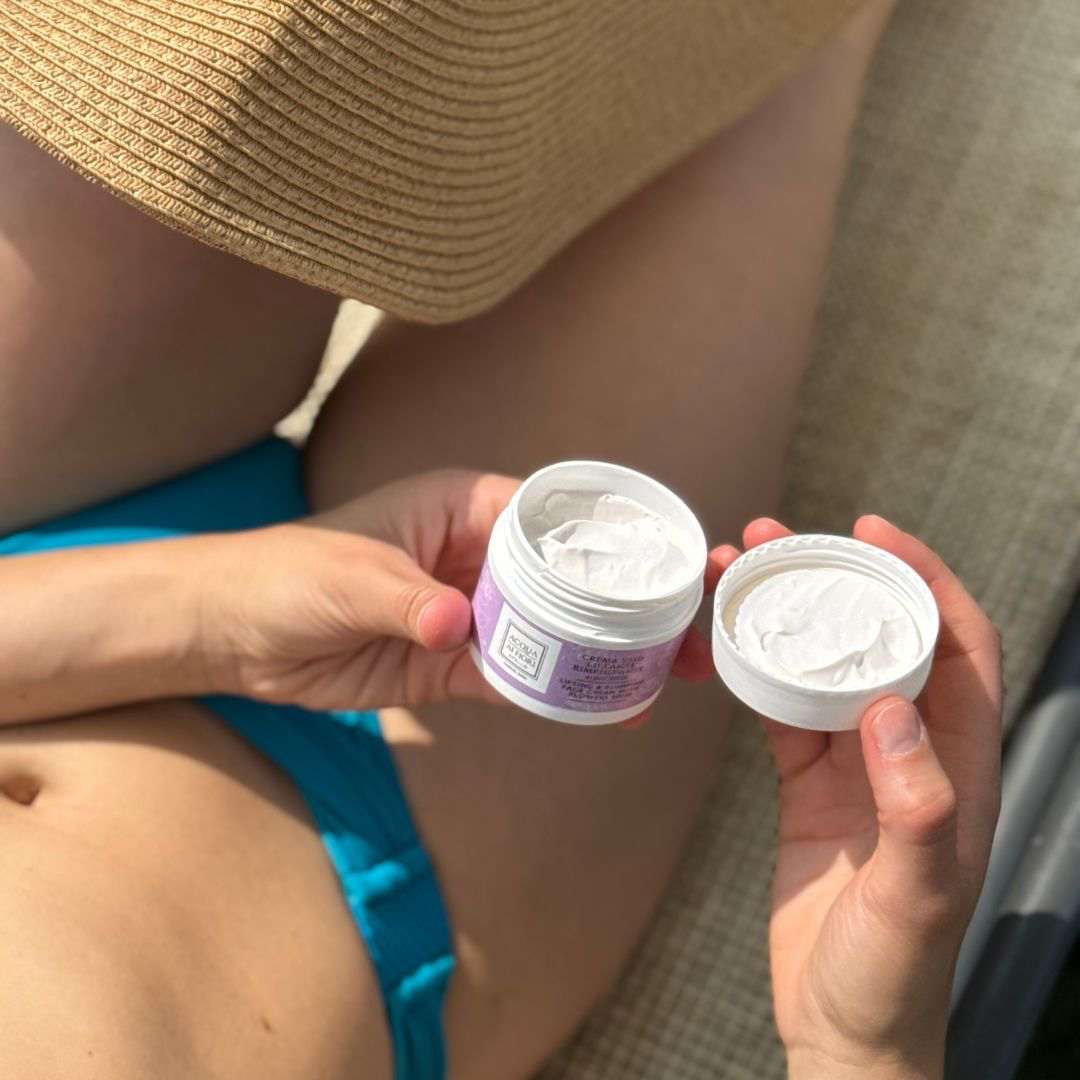 NOVITÀ
Crema Viso Liftante Rimpolpante ai Fiori SPF30 50ml
Crema viso ad azione liftante e rimpolpante, ideale per contrastare i segni del tempo con fattore di protezione SPF 30.