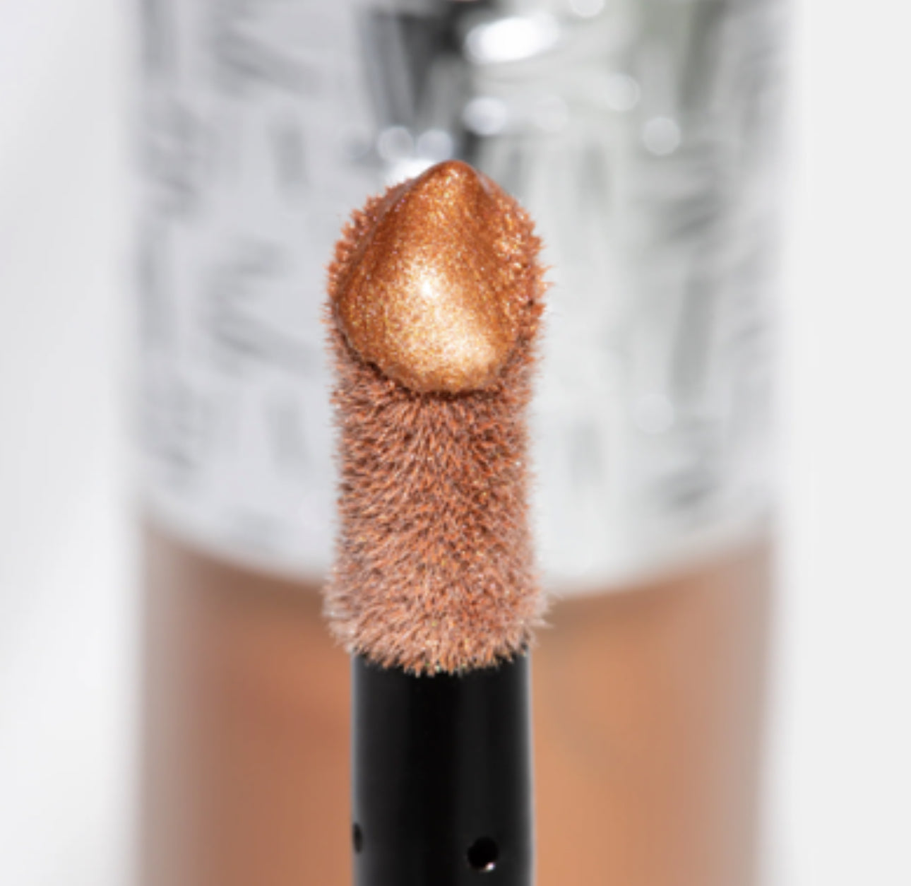 ILLUMINANTE LIQUIDO
FLUSH OF LIGHT™