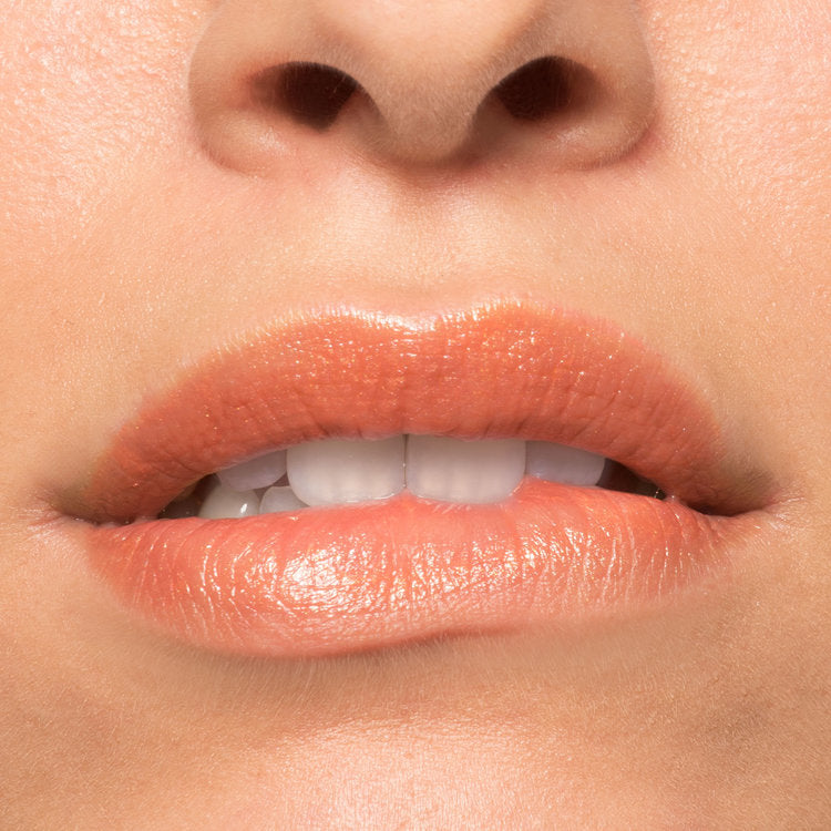 TRANSPARENT LIPSTICK