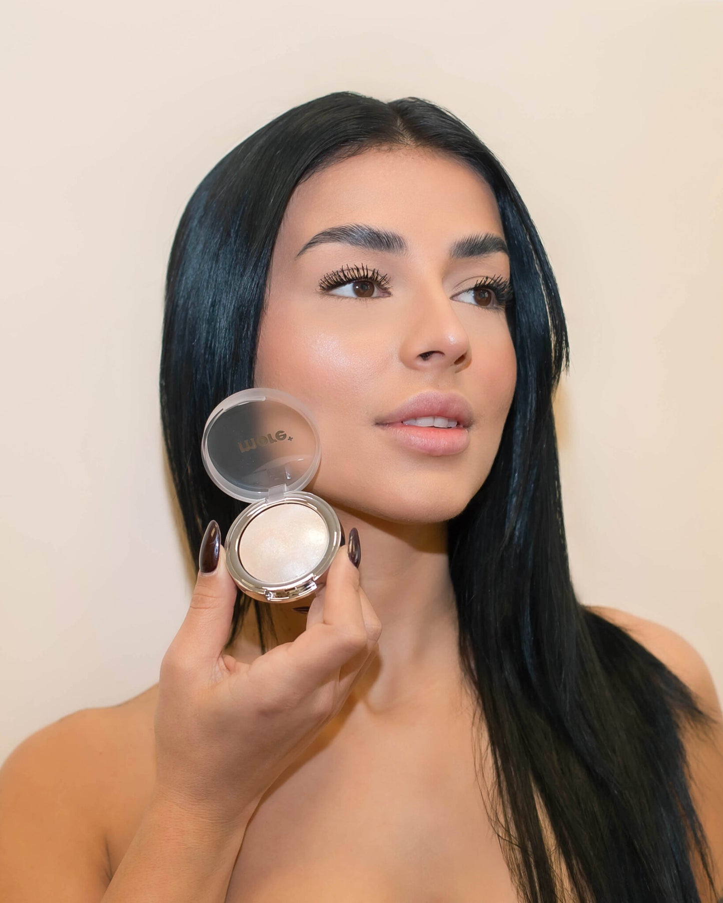 ISTANT LIGHT – SILKY TOUCH HIGHLIGHTER