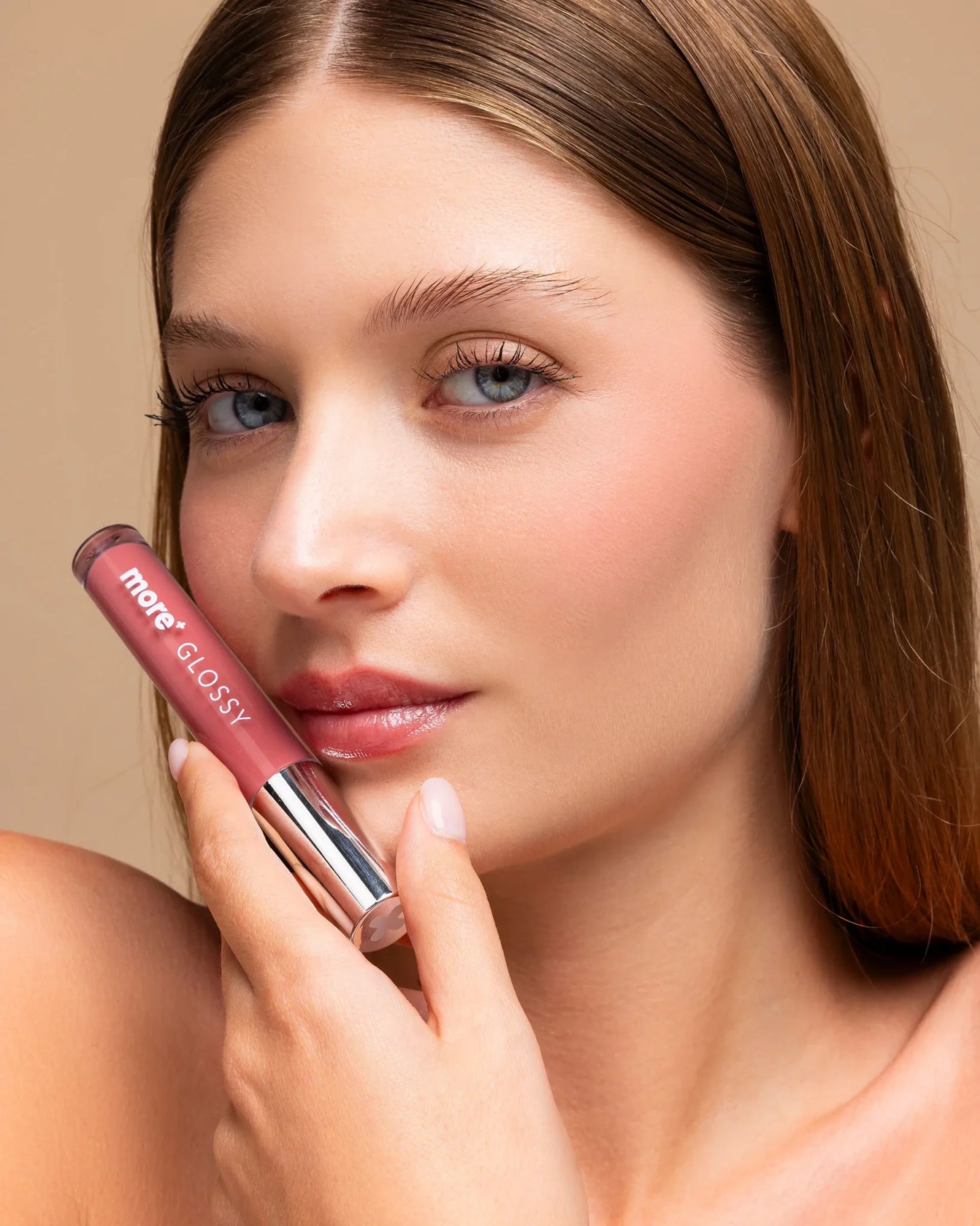 MORE GLOSSY – Tripeptide lip gloss