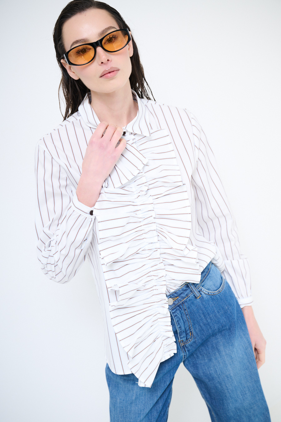 Camicia rigata con maxi volant