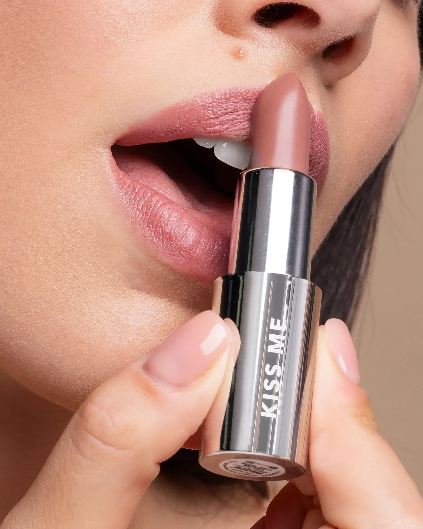 KISS ME – The real velvet lipstick