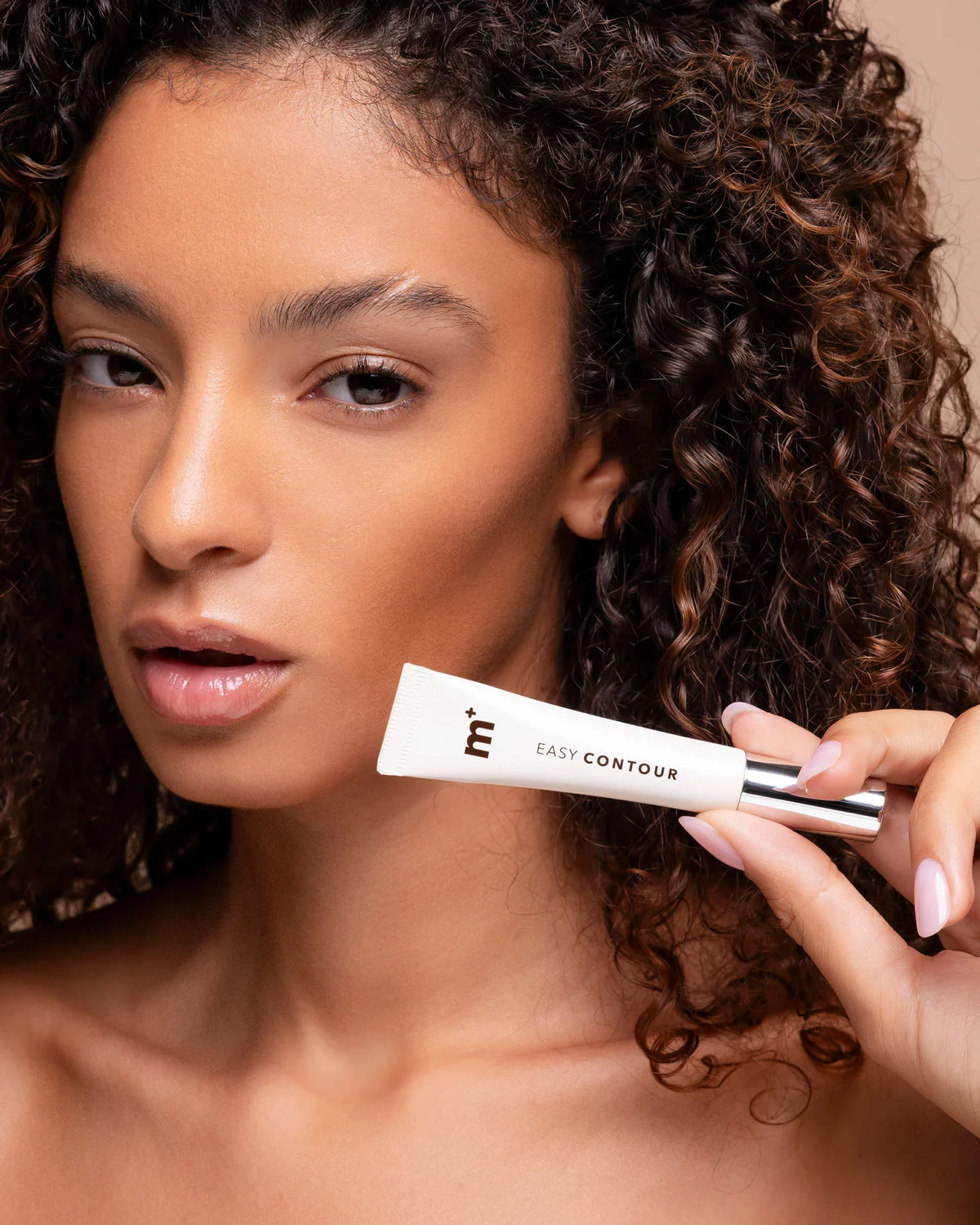 EASY CONTOUR – HYALURONIC LIQUID CONTOUR