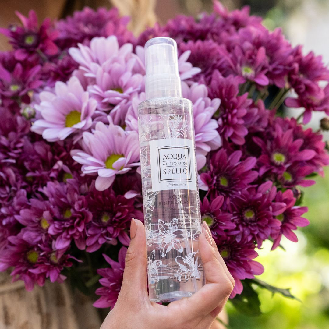 Acqua Rinfrescante Idratante Ai Fiori, 200 ml
Perfetta per rinfrescarsi e idratare con delicatezza.