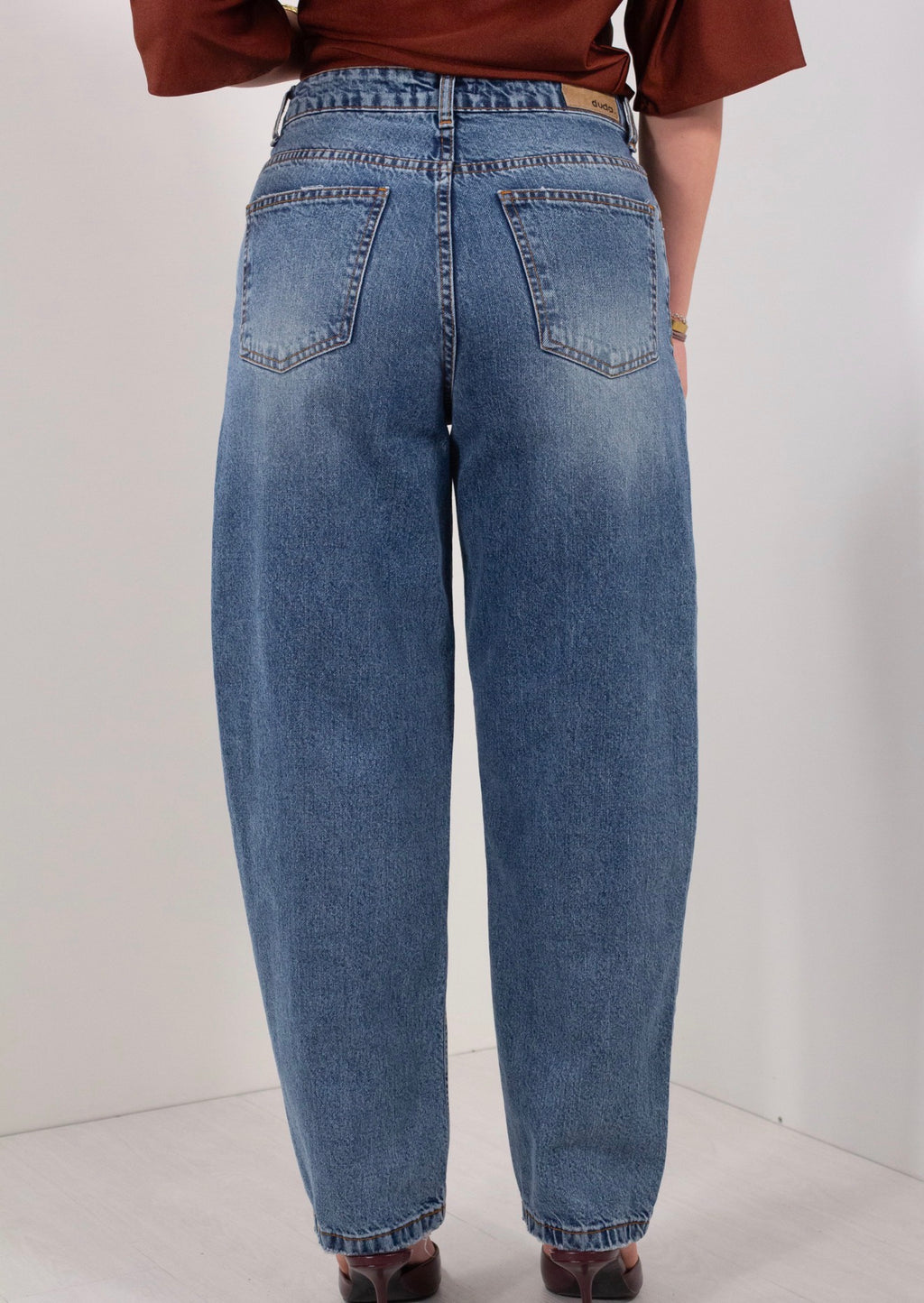 JEANS MOMFIT LAVAGGIO MEDIO