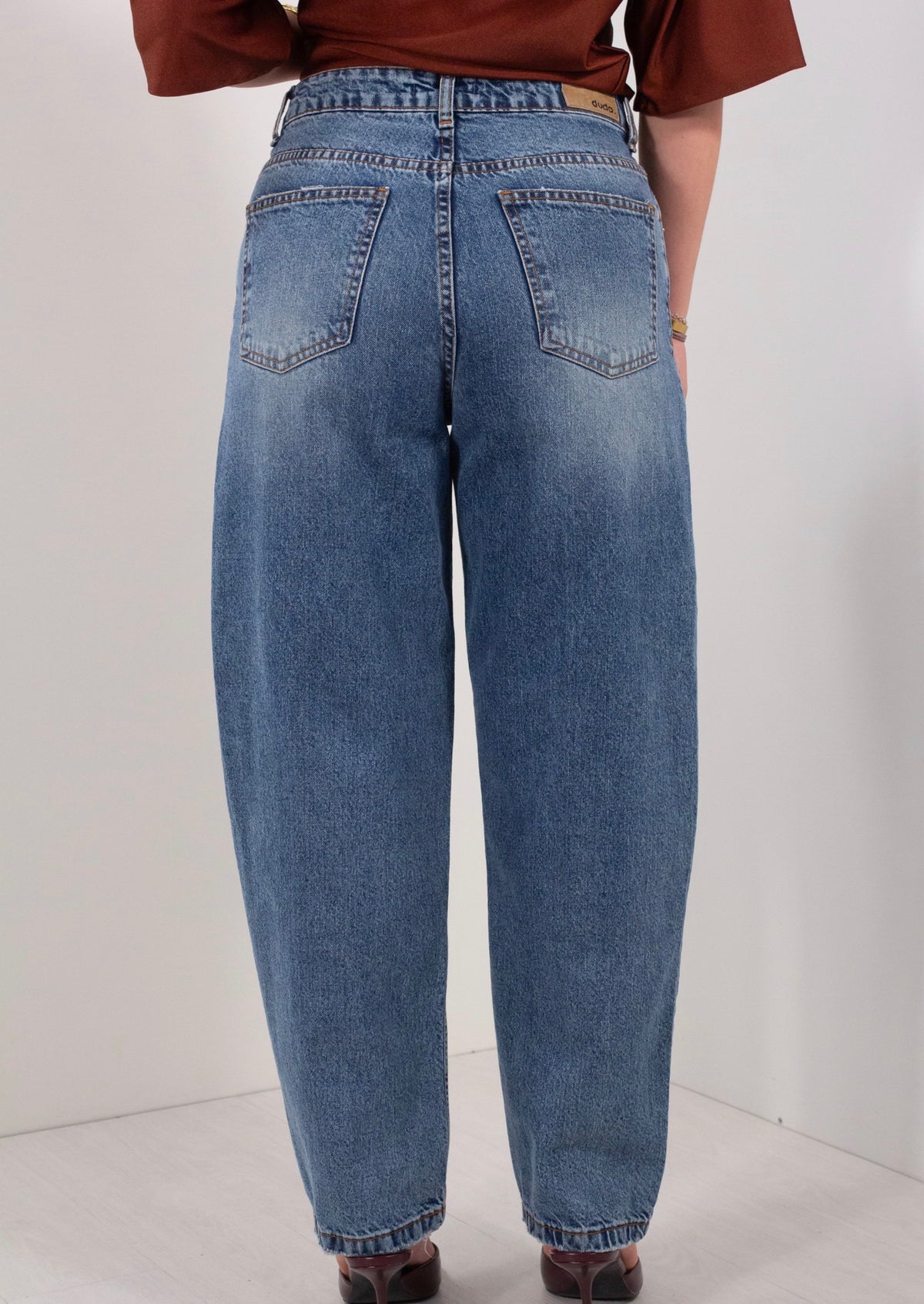 JEANS MOMFIT LAVAGGIO MEDIO