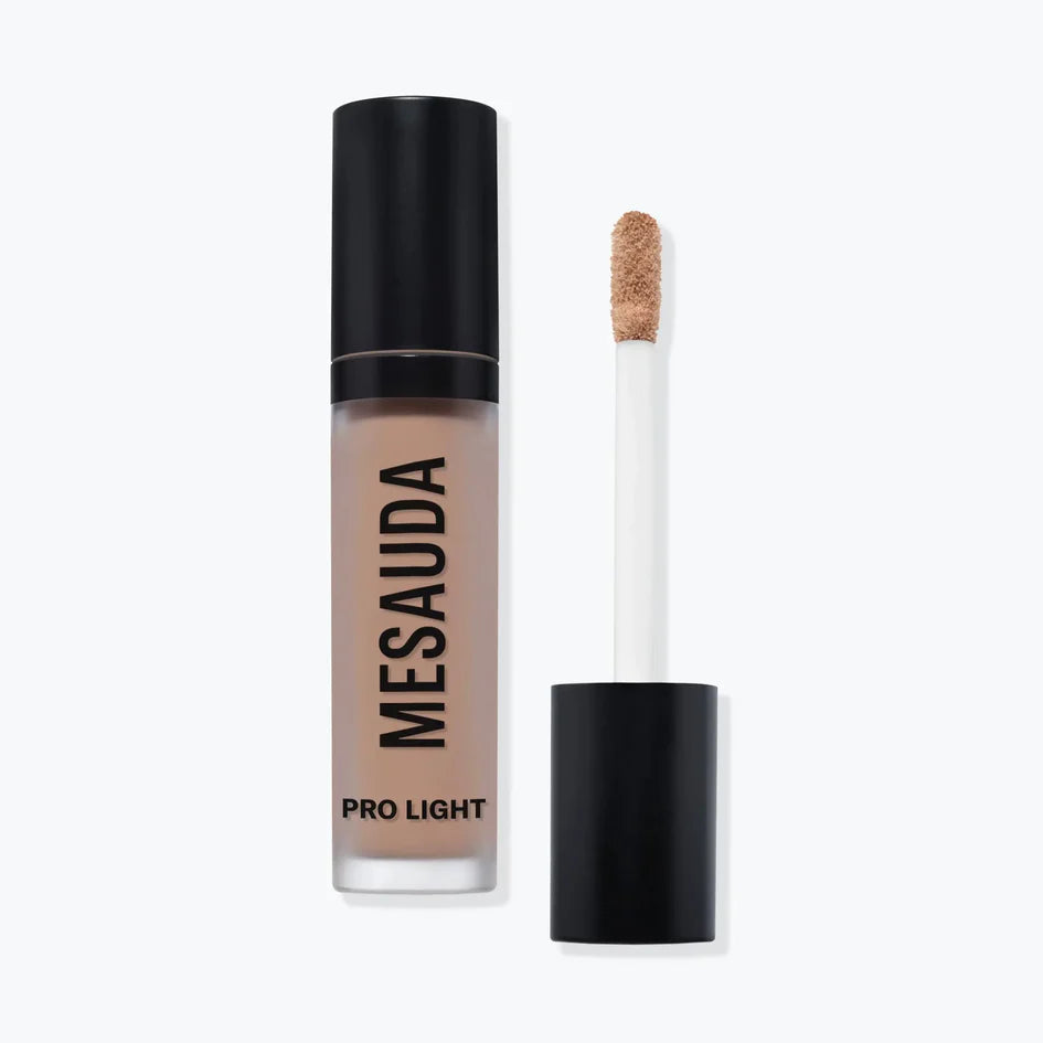 CORRETTORE FLUIDO IDRATANTE
PRO LIGHT CONCEALER