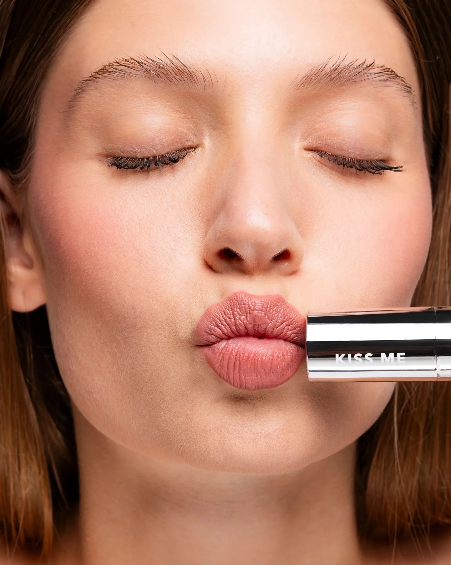 KISS ME – The real velvet lipstick