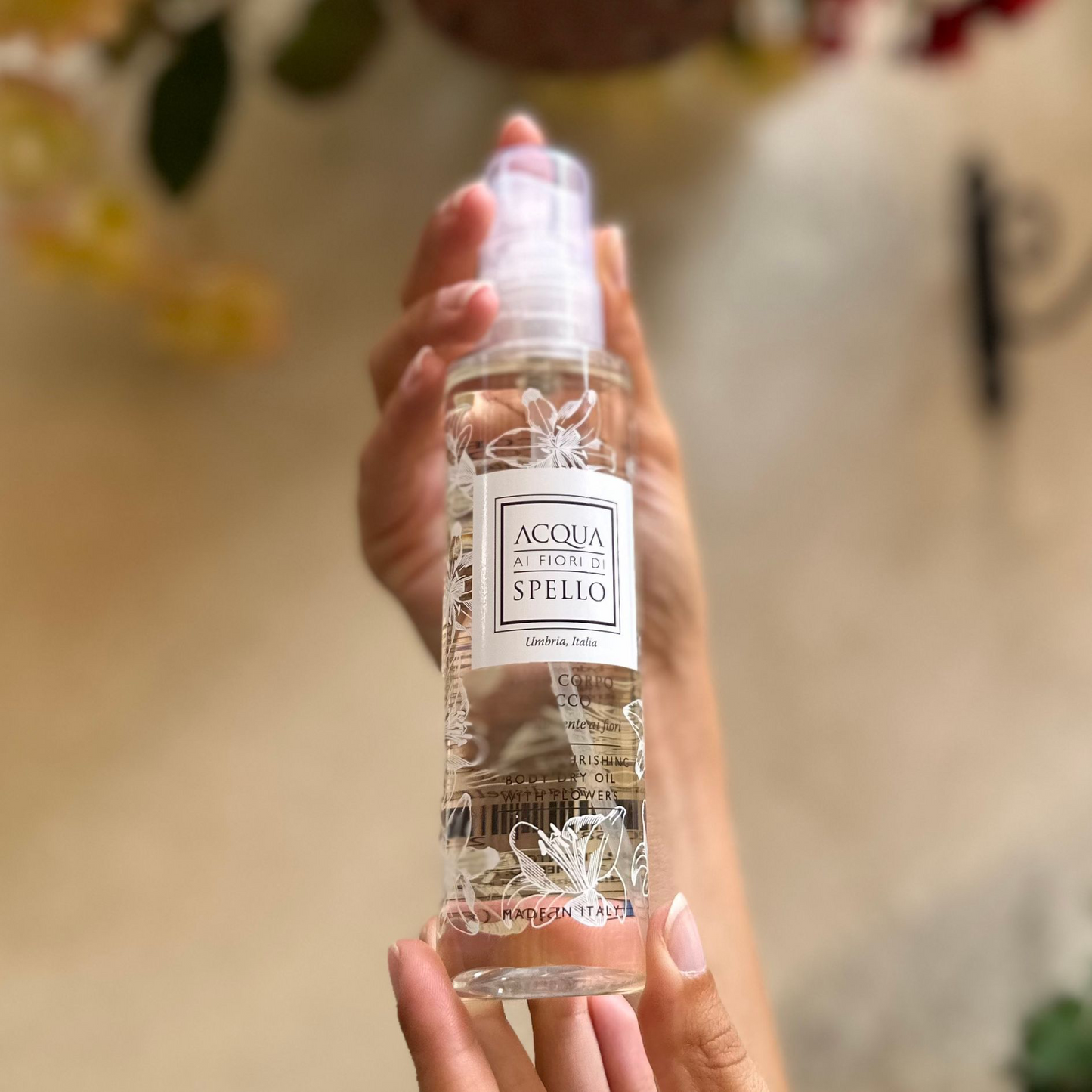 NOVITÀ
Olio Secco Ultra Nutriente ai Fiori 150ml
Olio corpo secco e ultra nutriente ai fiori che lascia la pelle super luminosa, setosa e nutrita in profondità.