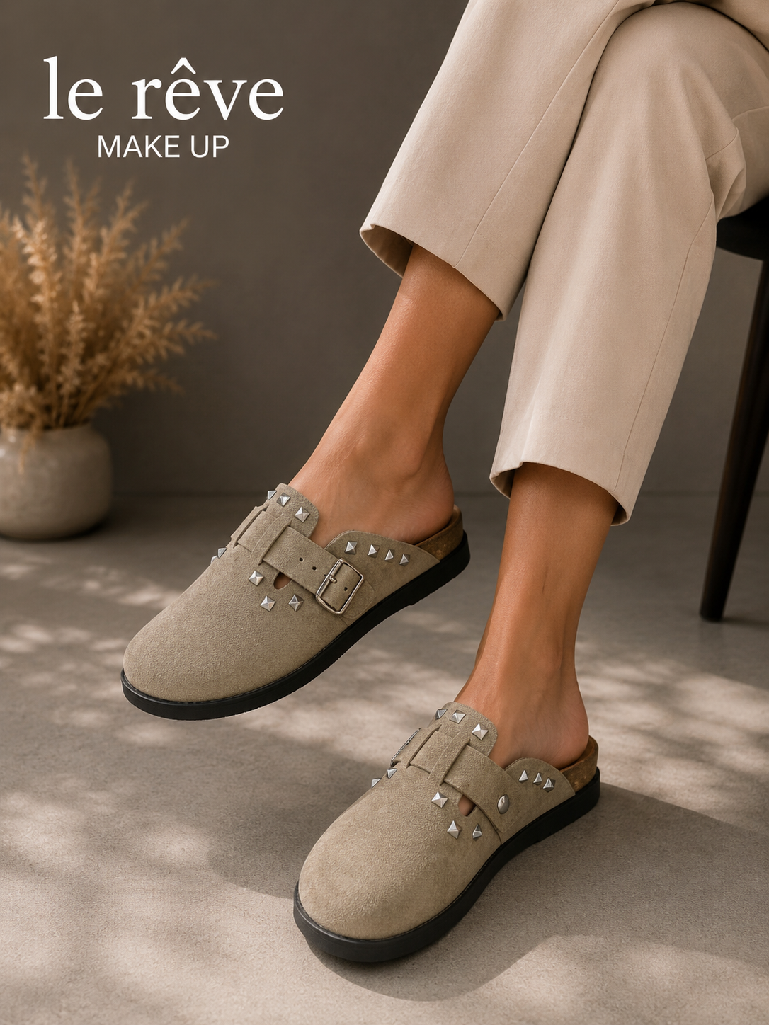 CLOG IN SUEDE CON BORCHIE E FIBBIA
