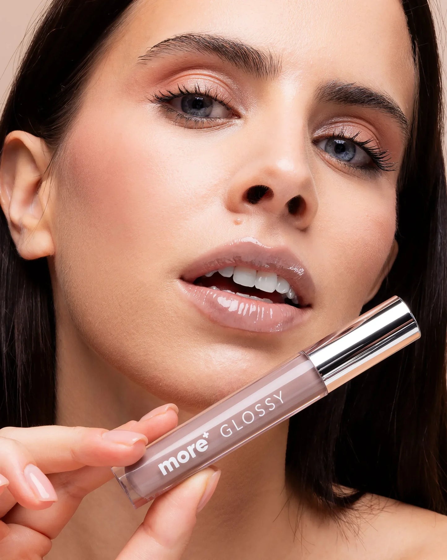 MORE GLOSSY – Tripeptide lip gloss