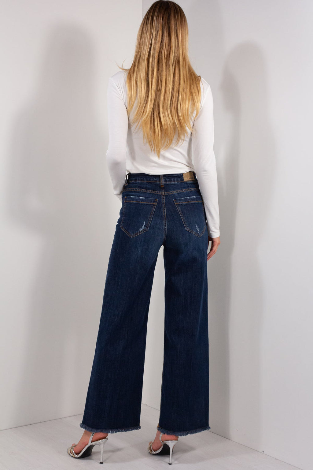 JEANS WIDE LEG SFRANGIATO