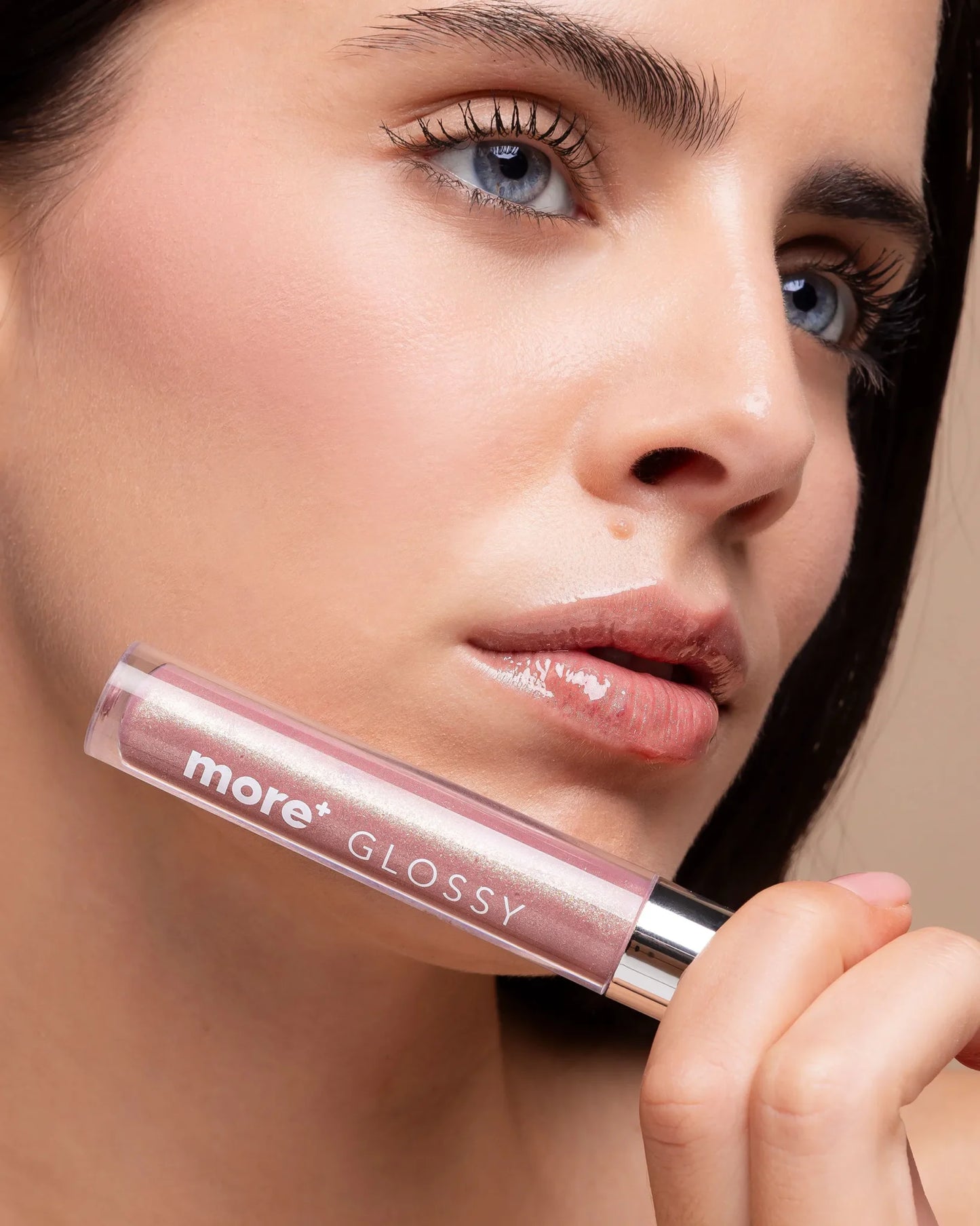 MORE GLOSSY – Tripeptide lip gloss
