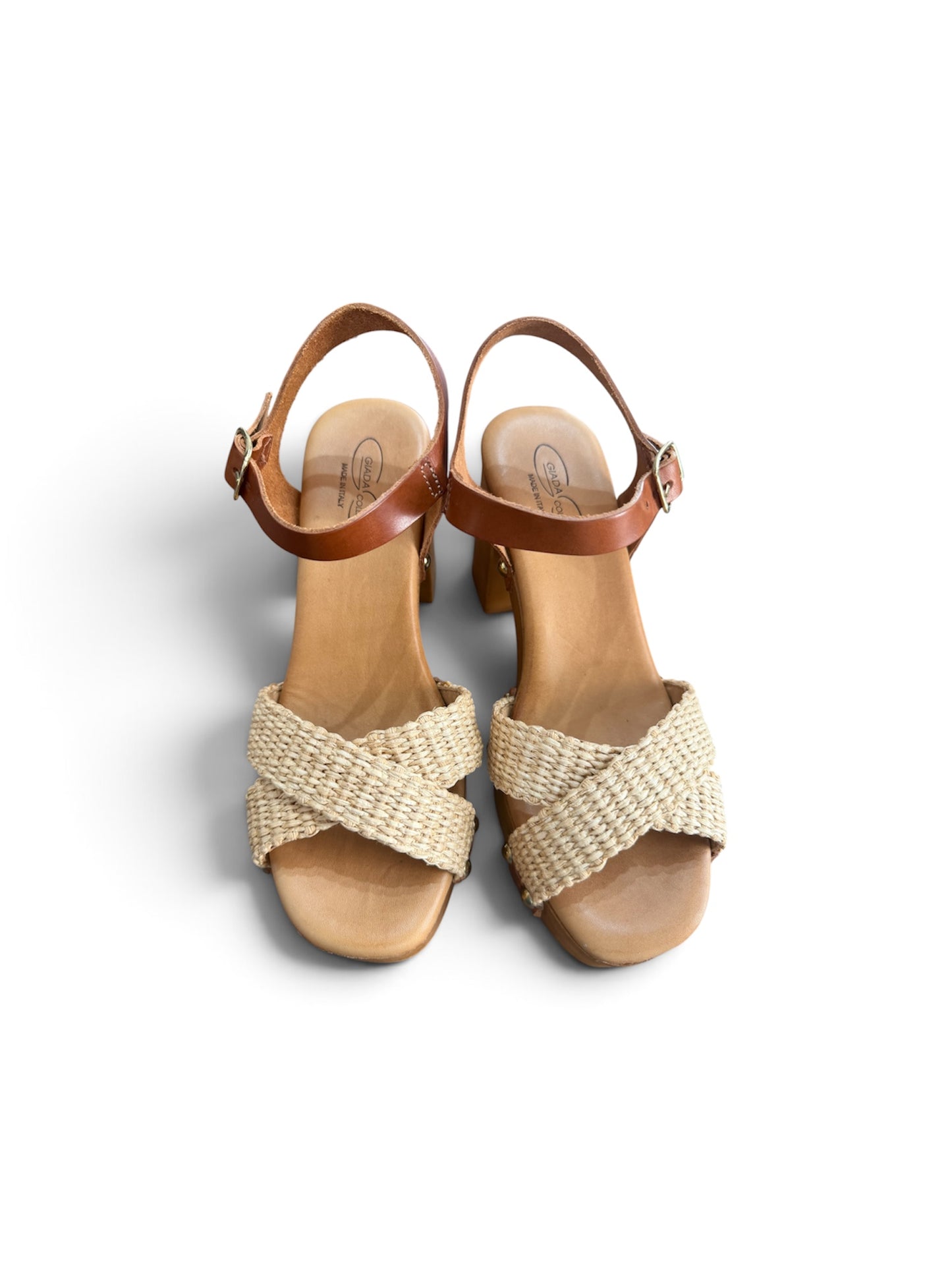 Sandalo intreccio raffia
