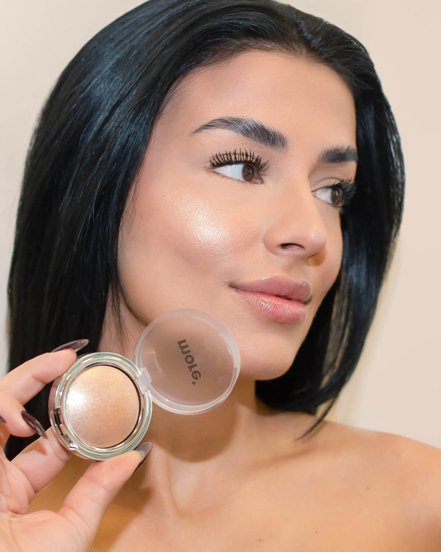 ISTANT LIGHT – SILKY TOUCH HIGHLIGHTER