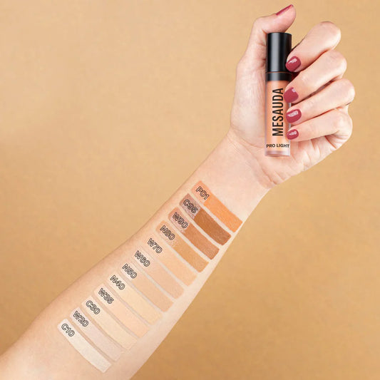CORRETTORE FLUIDO IDRATANTE
PRO LIGHT CONCEALER