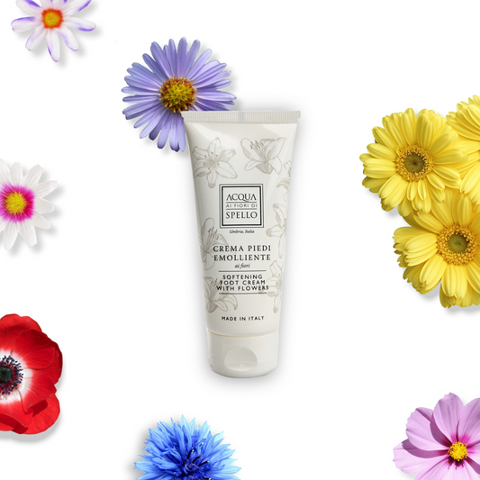 CREMA PIEDI EMOLLIENTE
Crema Piedi Emolliente Ai Fiori 75 ml
Assorbimento rapido, piedi morbidi e nutriti in profondità al profumo dei Fiori.