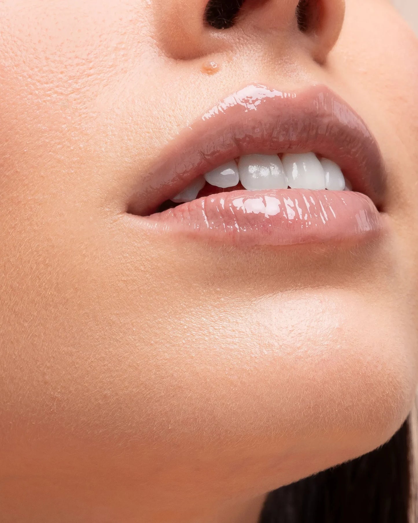 MORE GLOSSY – Tripeptide lip gloss