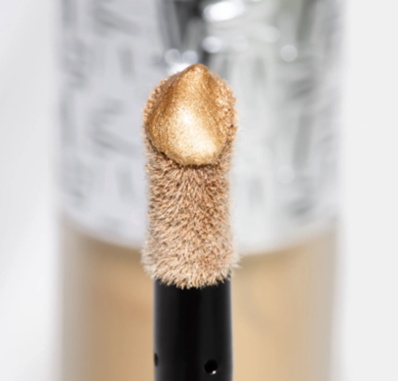 ILLUMINANTE LIQUIDO
FLUSH OF LIGHT™