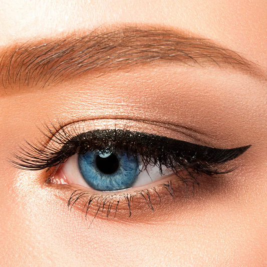 EYELINER IN PENNA
EYES ON FLEEK