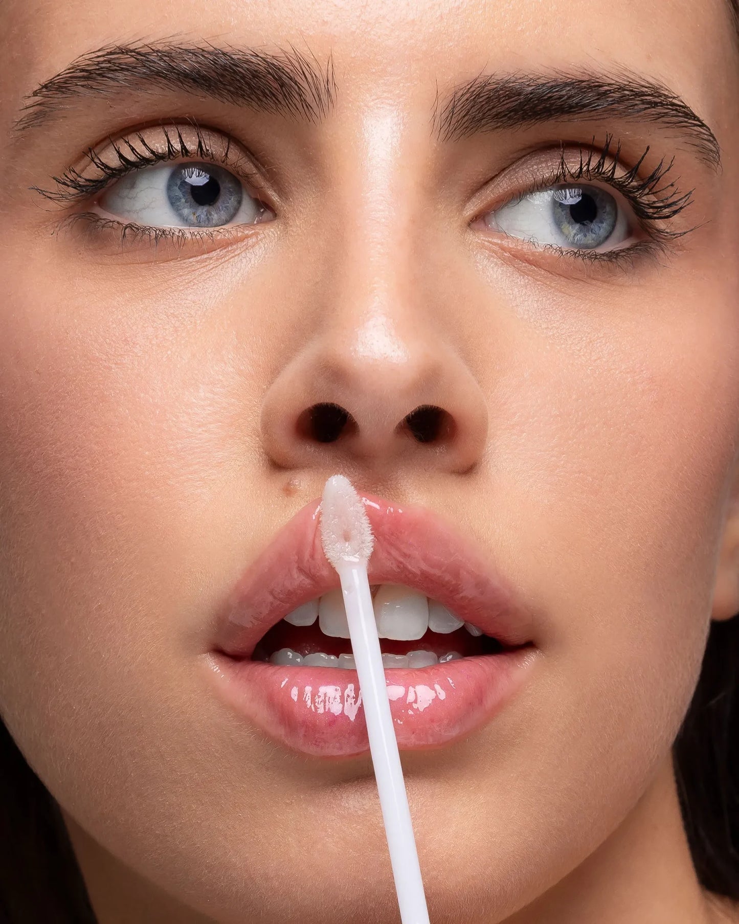 MORE PLUMP – Tripeptide lip plumper