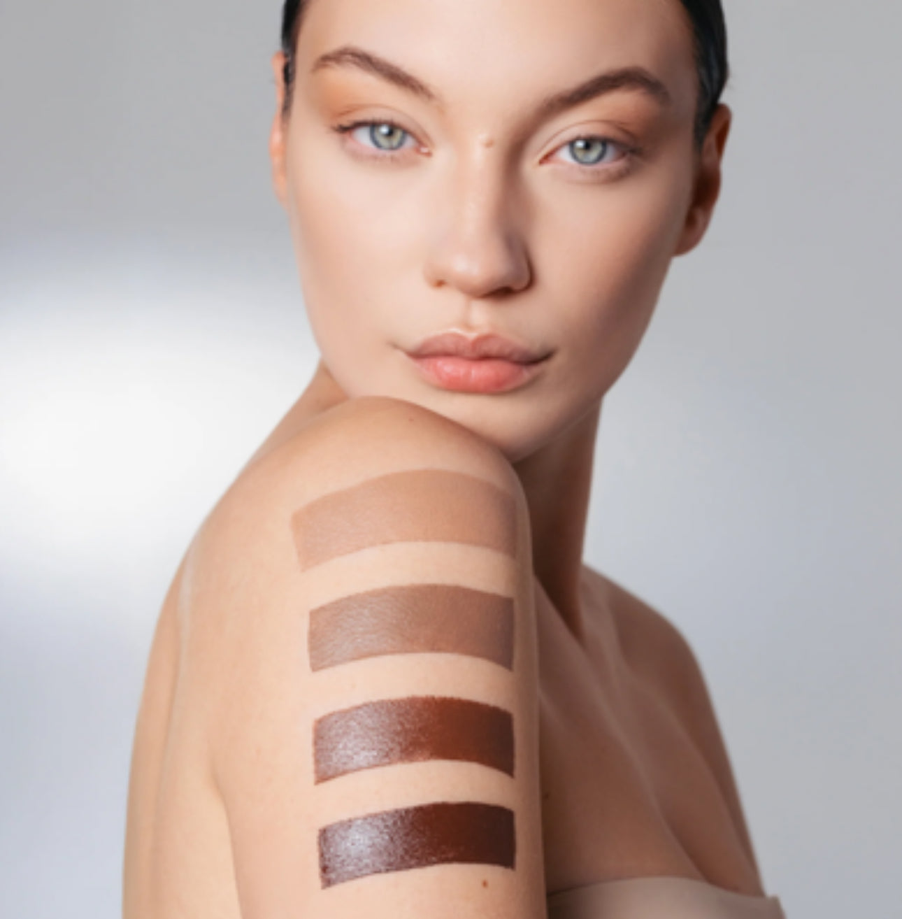 CONTOUR STICK
THE MOOD CONTRAST