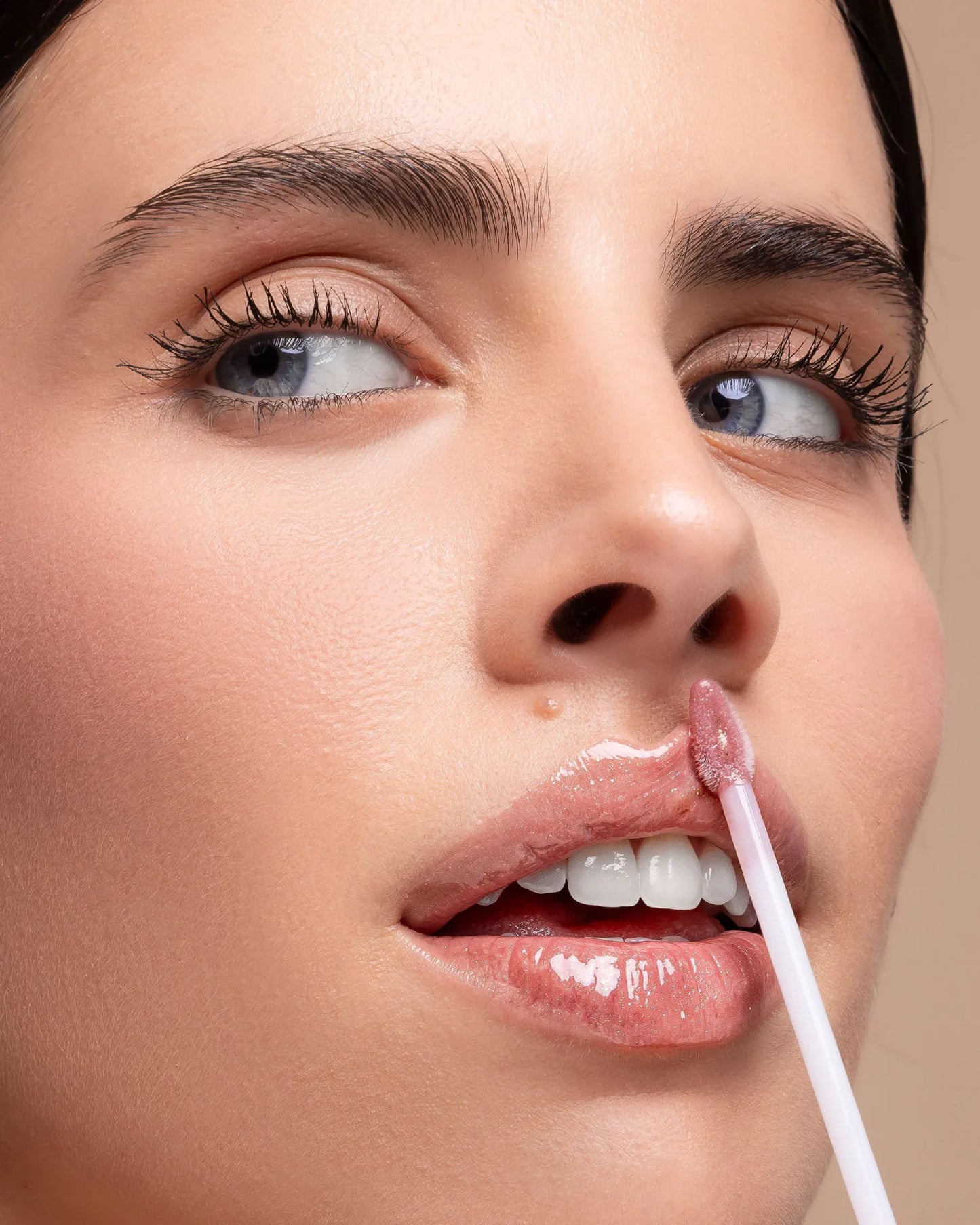 MORE GLOSSY – Tripeptide lip gloss