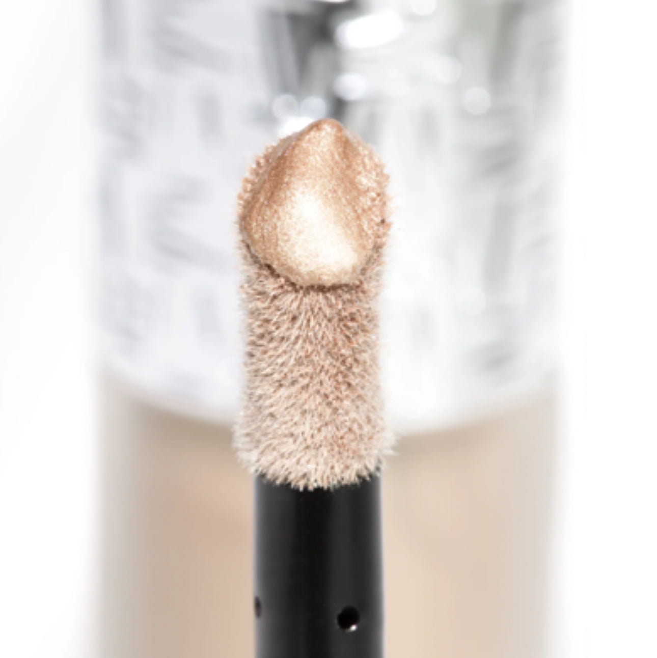 ILLUMINANTE LIQUIDO
FLUSH OF LIGHT™