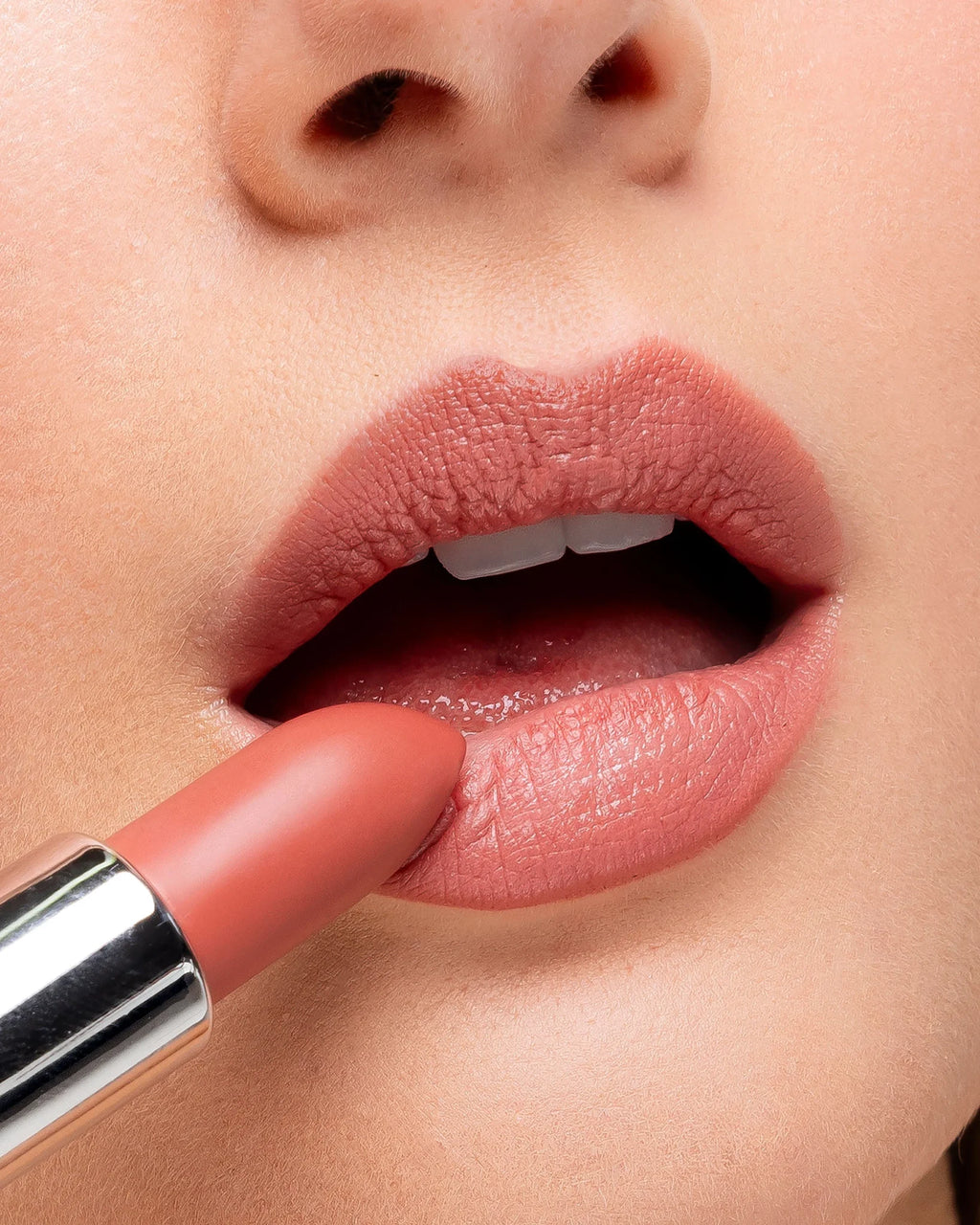 KISS ME – THE REAL VELVET LIPSTICK