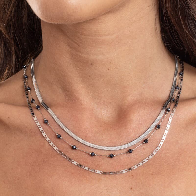 COLLANA TRIPLO FILO CON CRISTALLI NERI